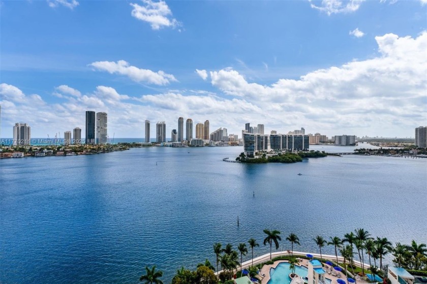Luxurious 2-bed, 2.5 -bath condo spanning 1,610 sq ft in the - Beach Condo for sale in Aventura, Florida on Beachhouse.com