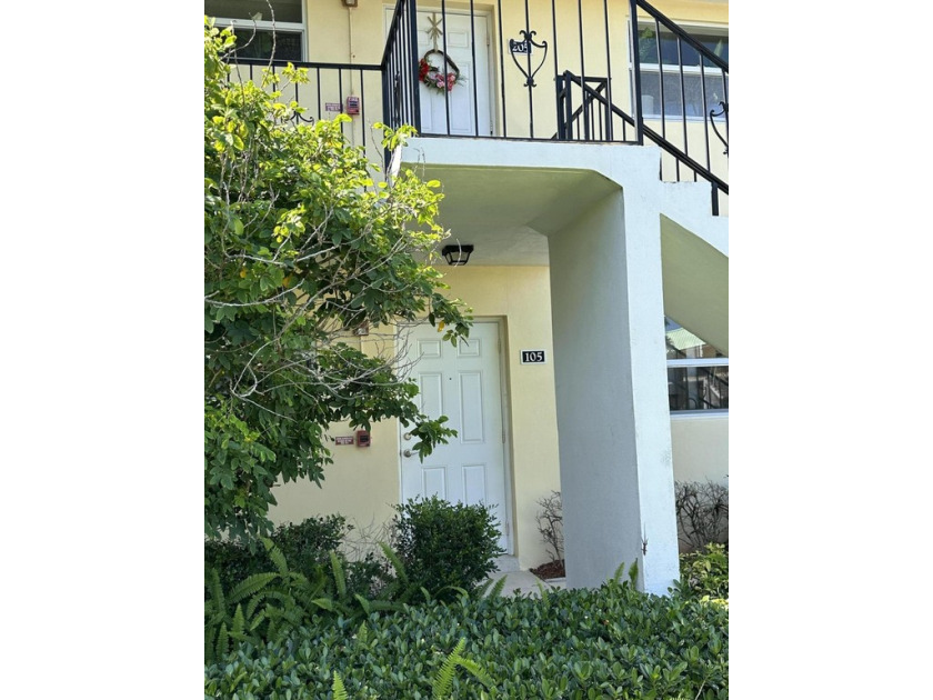 FULLY renovated 2 bedroom, 2 bathroom corner/end unit on first - Beach Condo for sale in Boynton Beach, Florida on Beachhouse.com