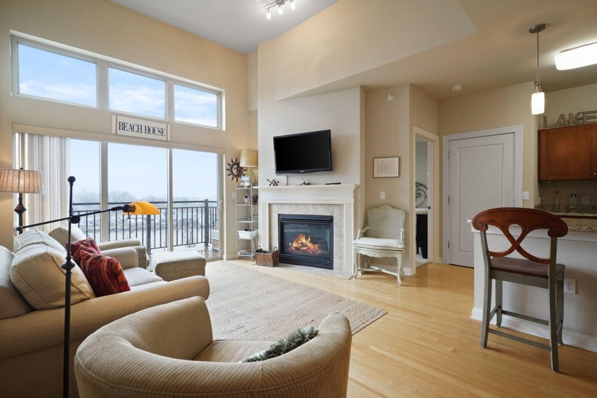 FULLY FURNISHED 2 BD, 2 BA condo in Downtown Racine at the - Beach Condo for sale in Racine, Wisconsin on Beachhouse.com