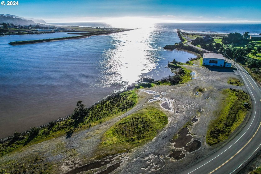 This rare waterfront property offers an astounding 5.2 acres of - Beach Commercial for sale in Gold Beach, Oregon on Beachhouse.com