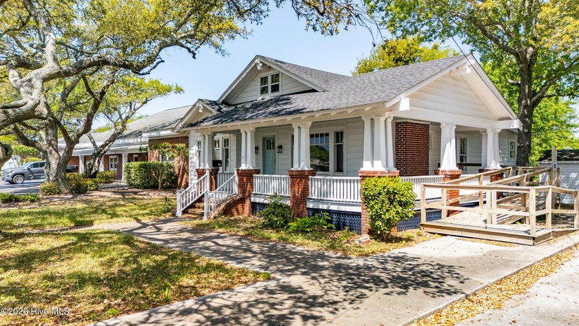 Excellent commercial opportunity to own your own business in a - Beach Office for sale in Morehead City, North Carolina on Beachhouse.com