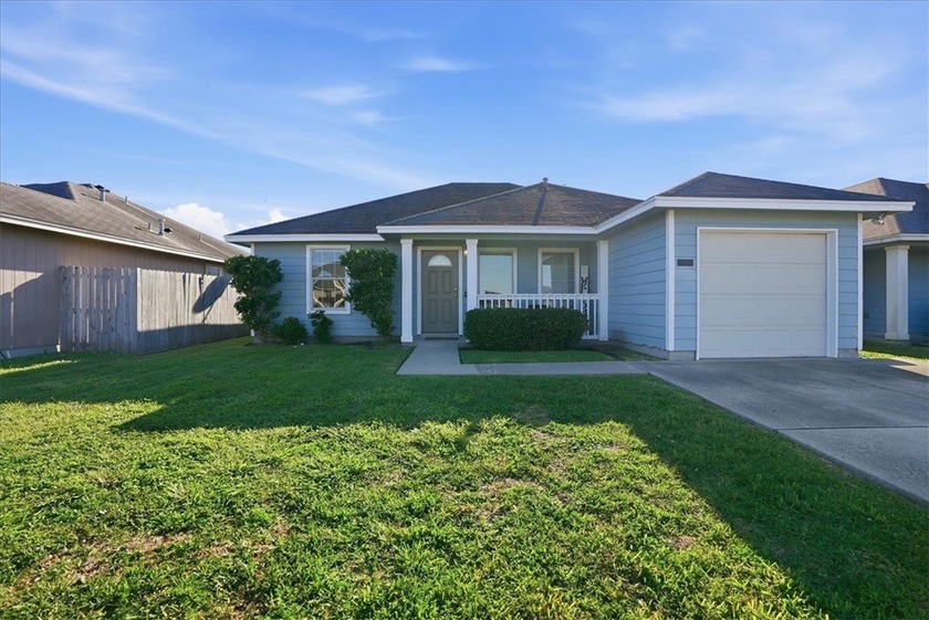 Well-maintained three-bedroom, two-bath home ideally located on - Beach Home for sale in Corpus Christi, Texas on Beachhouse.com