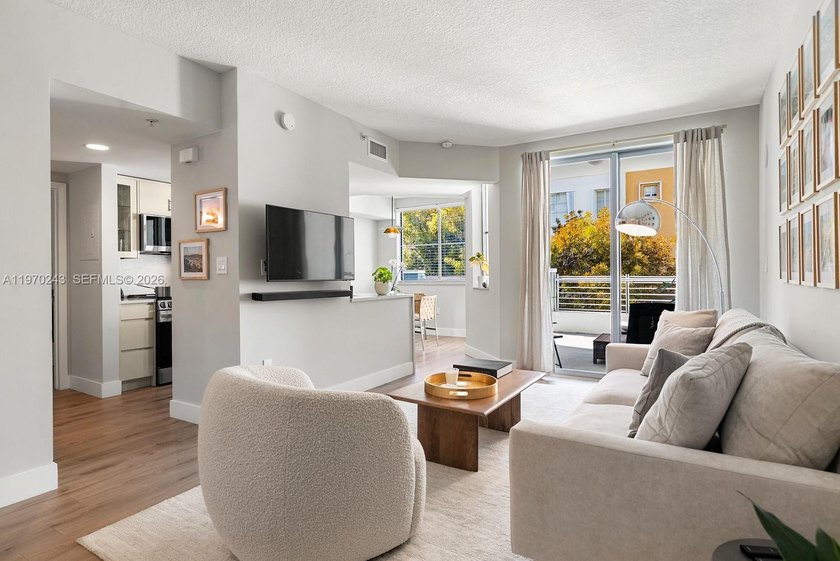 Fully furnished pied-a-terre in the Cosmopolitan Residences on - Beach Condo for sale in Miami Beach, Florida on Beachhouse.com