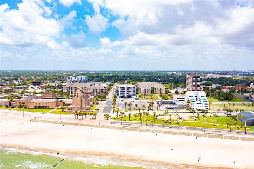 Location,Location,Location. This 3 Bedroom, 3 Bath , 5th floor - Beach Condo for sale in Corpus Christi, Texas on Beachhouse.com