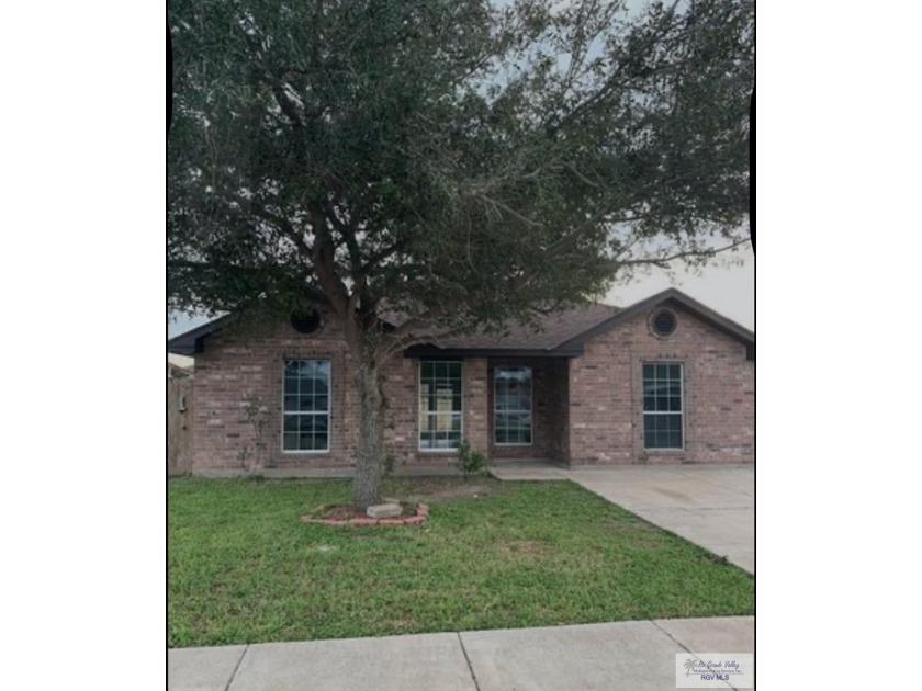 This charming, move-in ready home ideal as a starter house or - Beach Home for sale in Brownsville, Texas on Beachhouse.com