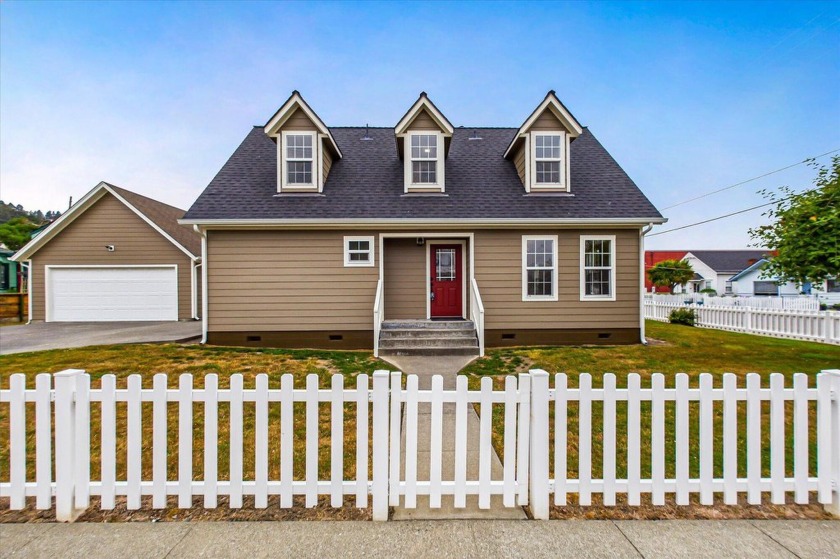Discover this beautifully remodeled 3-bedroom, 2-bath home - Beach Home for sale in Ferndale, California on Beachhouse.com
