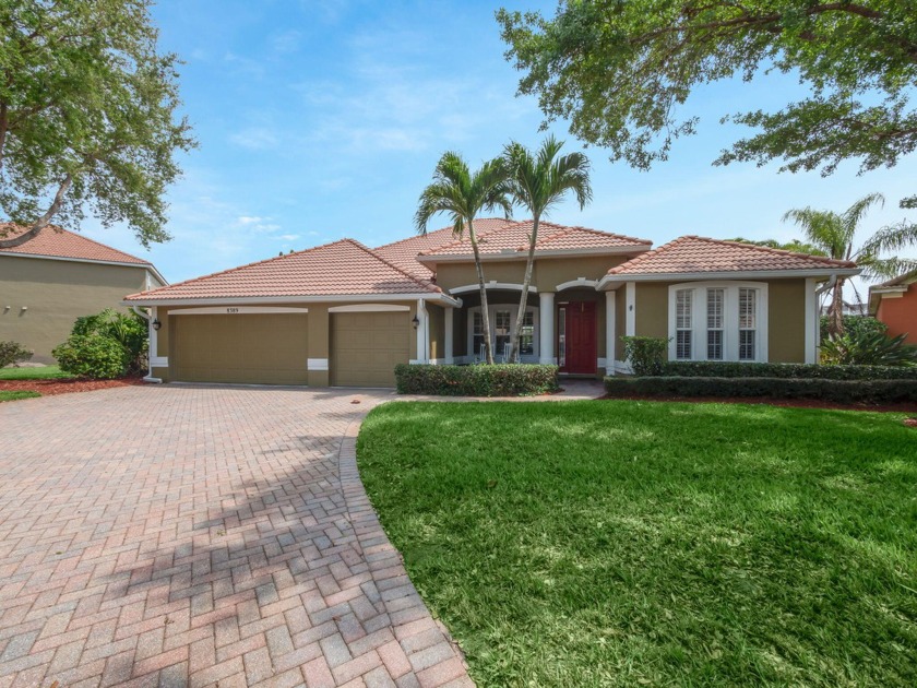 This stunning 4 bed, 3 bath home boasts an office/5th bedroom - Beach Home for sale in Stuart, Florida on Beachhouse.com