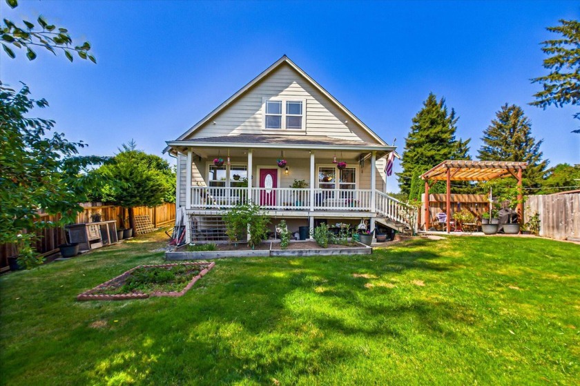 Discover comfort and charm in this beautifully maintained - Beach Home for sale in Blue Lake, California on Beachhouse.com