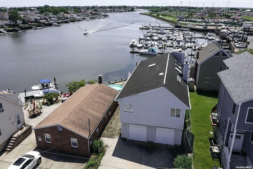 Location, Location! Opportunity Knocks for Boat and Water Lovers - Beach Home for sale in East Rockaway, New York on Beachhouse.com