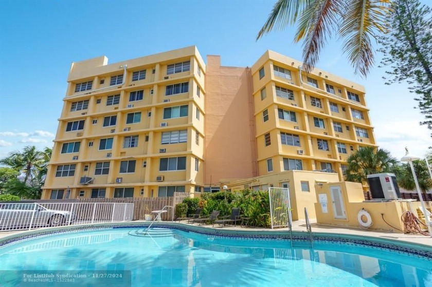 Stunning, completely remodeled 2-bedroom, 1-bath co-op in an - Beach Condo for sale in Fort Lauderdale, Florida on Beachhouse.com