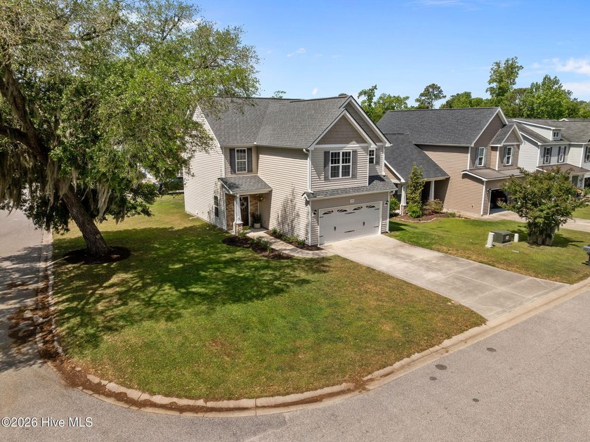 Welcome to this beautifully maintained home situated on a - Beach Home for sale in Sneads Ferry, North Carolina on Beachhouse.com