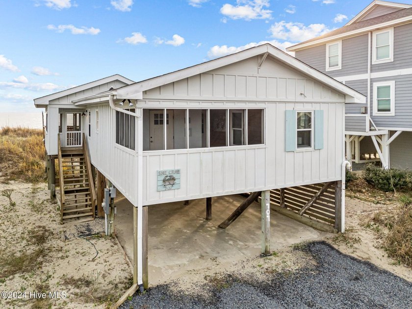 OCEANFRONT, RENOVATED, NEW KITCHEN, SCREEN PORCH! This 3 bedroom - Beach Home for sale in Oak Island, North Carolina on Beachhouse.com