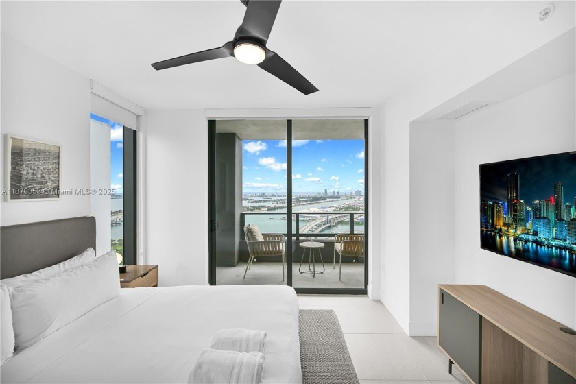 Stunning 40th-floor residence with unobstructed views of - Beach Condo for sale in Miami, Florida on Beachhouse.com