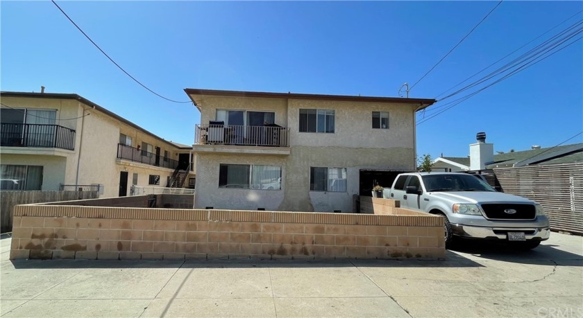 Well maintained 5 unit building located just two blocks from the - Beach Home for sale in San Pedro, California on Beachhouse.com