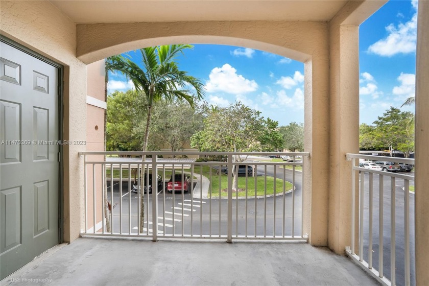 Spacious 3/2 + 1 car garage with large balcony and great views - Beach Condo for sale in West Palm Beach, Florida on Beachhouse.com