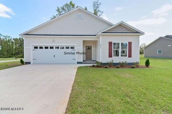 New construction home on large lot near Downtown Swansboro and - Beach Home for sale in Swansboro, North Carolina on Beachhouse.com