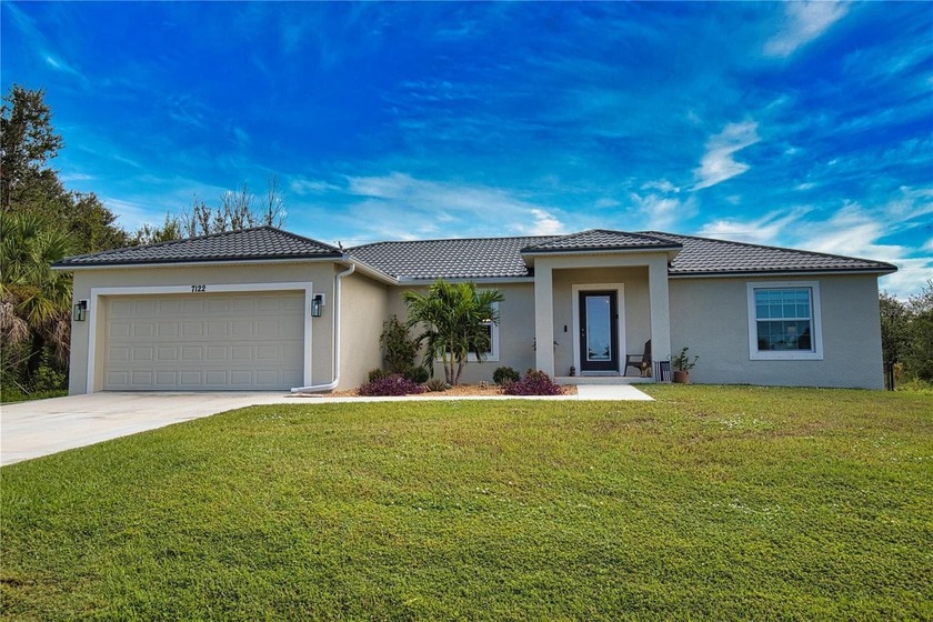 Welcome to this immaculate 3 year old, 3-bedroom, 2-bath - Beach Home for sale in Englewood, Florida on Beachhouse.com