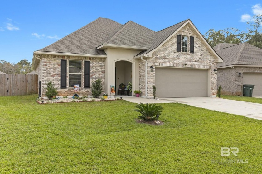 Like-new, beautiful solid brick home in the coveted Cypress - Beach Home for sale in Foley, Alabama on Beachhouse.com