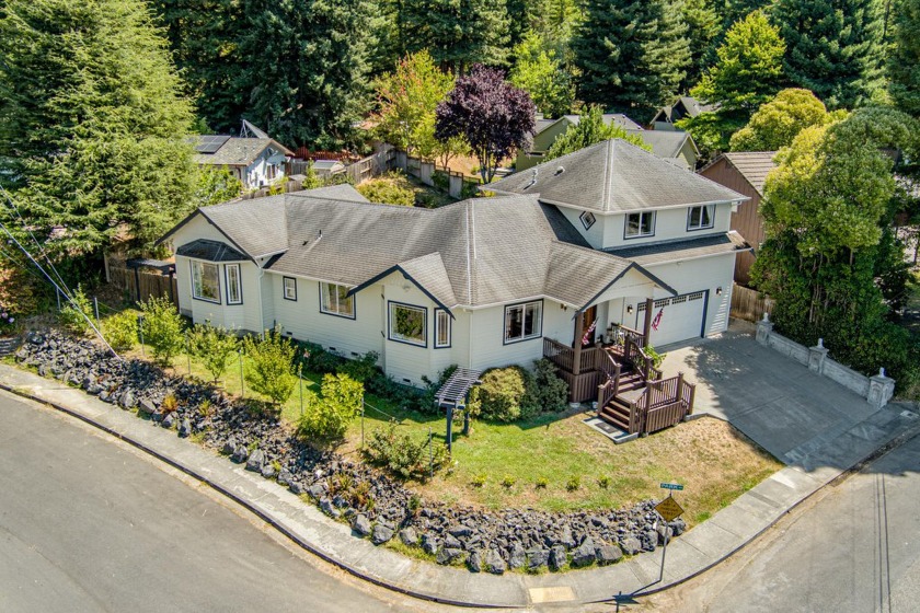 Imagine a life at Sunny Blue Lake in this custom-built - Beach Home for sale in Blue Lake, California on Beachhouse.com