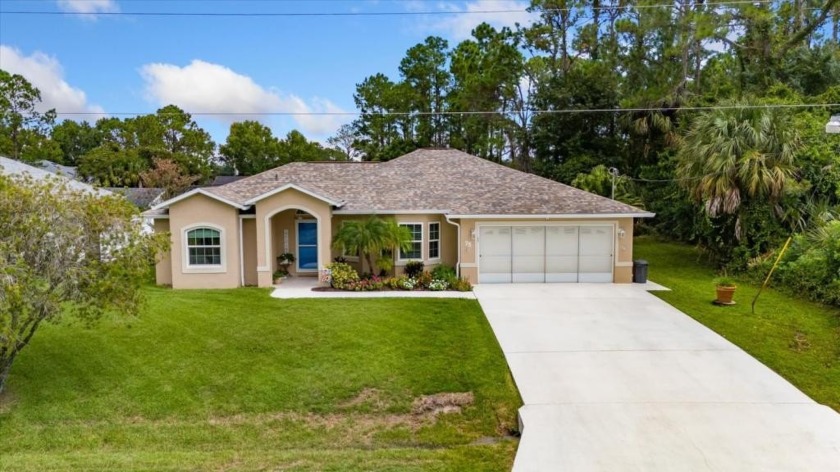 Discover the perfect blend of gorgeous comfort and convenience - Beach Home for sale in Palm Coast, Florida on Beachhouse.com