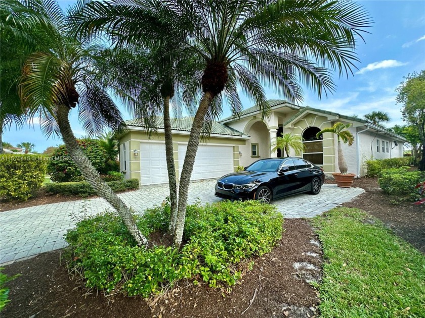 Amazing one story single family home with 3 Bedroom and 3 - Beach Home for sale in West Palm Beach, Florida on Beachhouse.com
