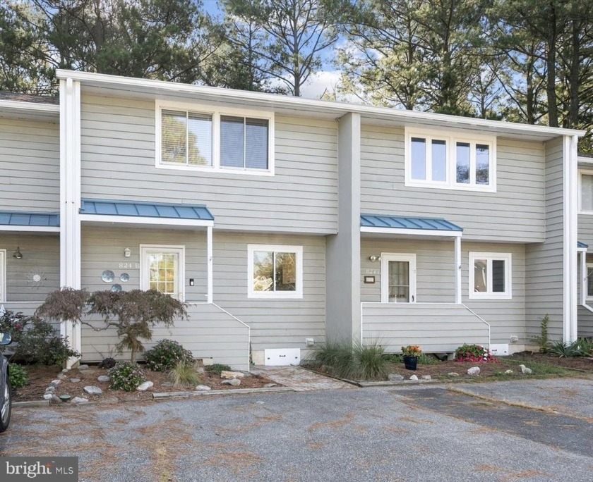 Beautifully updated coastal retreat located just 1 mile to the - Beach Townhome/Townhouse for sale in Bethany Beach, Delaware on Beachhouse.com