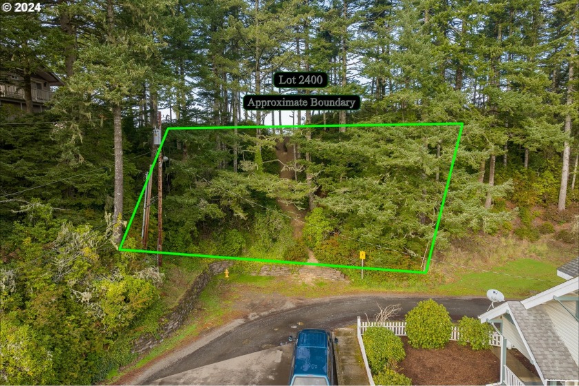 A Bay Street area beautiful 104 X 104 (.25 acre) lot with - Beach Lot for sale in Florence, Oregon on Beachhouse.com