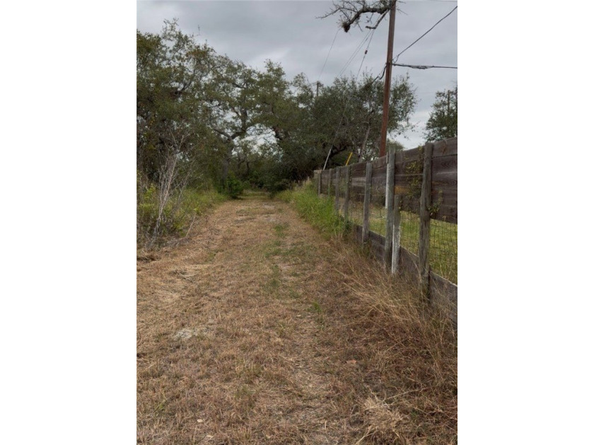 0.74-acre tract located outside city limits in Aransas County - Beach Lot for sale in Aransas Pass, Texas on Beachhouse.com