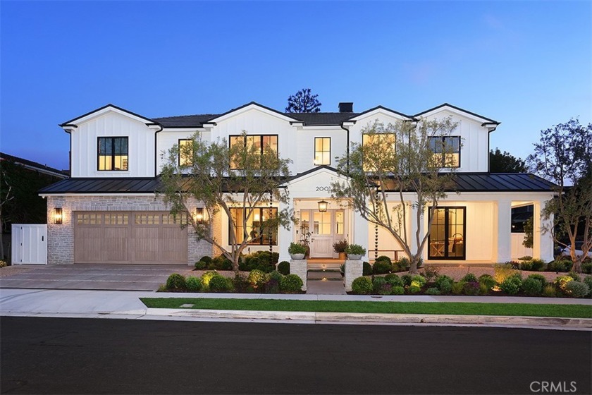 Presenting a magnificent custom home nestled within the - Beach Home for sale in Newport Beach, California on Beachhouse.com