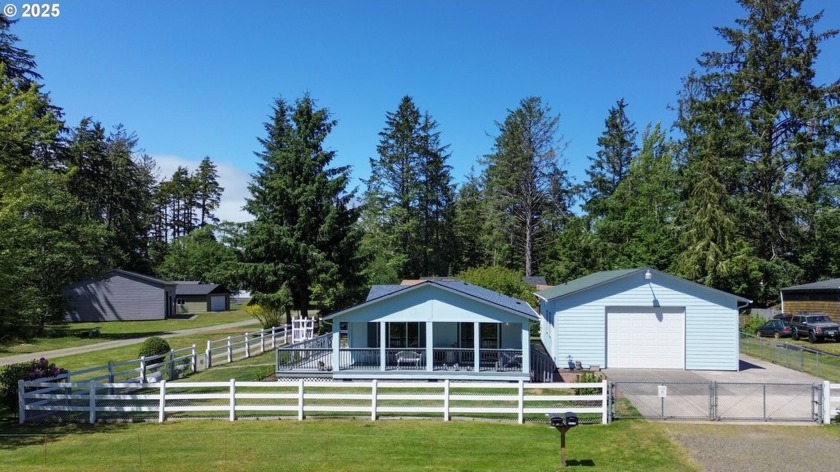 Two additional lots across the street are also available to - Beach Home for sale in Ocean Park, Washington on Beachhouse.com