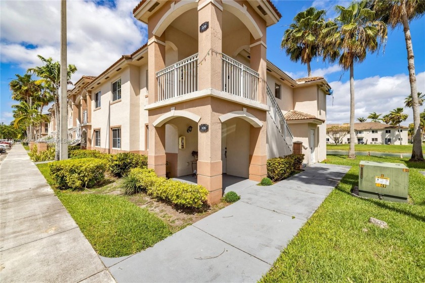 Beautiful 3-bedroom, 2-bath condo at Lake Waterfront, Venetia - Beach Condo for sale in Homestead, Florida on Beachhouse.com
