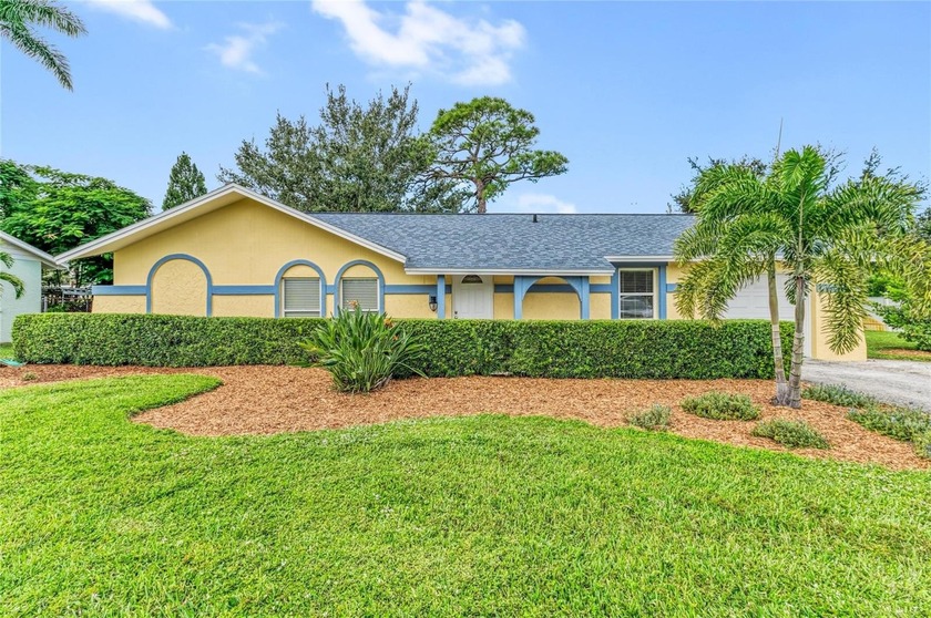 Welcome home to Northwest Bradenton!  Discover this - Beach Home for sale in Bradenton, Florida on Beachhouse.com