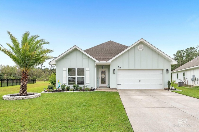 This stunning 4 bedroom, 2 bathroom home in Aventura subdivision - Beach Home for sale in Gulf Shores, Alabama on Beachhouse.com