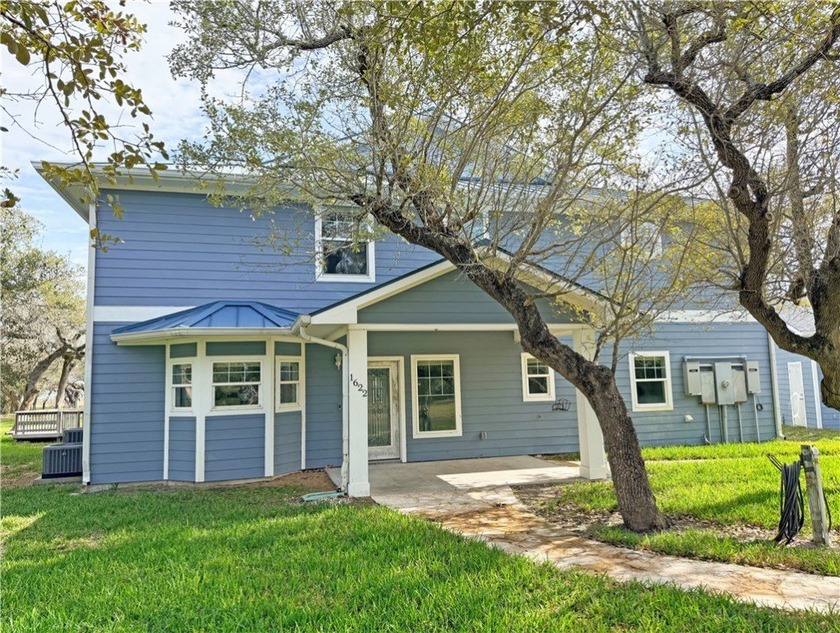 Have you ever seen a Whooping Crane in your backyard? You will - Beach Home for sale in Rockport, Texas on Beachhouse.com