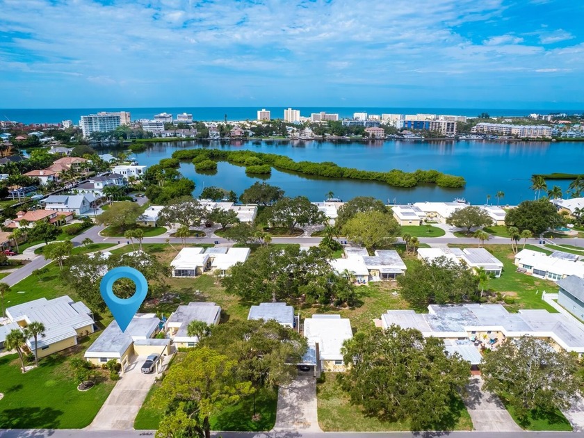 No storm damage, no water intrusion. HOA fee covers hurricane - Beach Condo for sale in Sarasota, Florida on Beachhouse.com