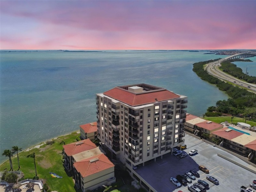 Under contract-accepting backup offers. Spectacular Water Views - Beach Condo for sale in St. Petersburg, Florida on Beachhouse.com