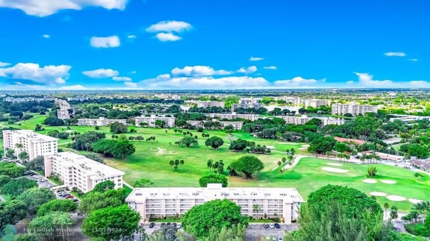 Find incredible value in this spacious 1st-floor corner unit - Beach Condo for sale in Pompano Beach, Florida on Beachhouse.com