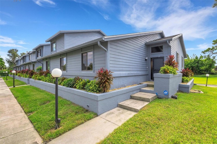 Short Sale. Don't miss this short sale opportunity in a quiet - Beach Condo for sale in Nokomis, Florida on Beachhouse.com