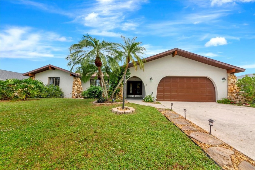 Beautiful 3-Bedroom, 3-Bath Pool Home in Desirable Bent Tree - Beach Home for sale in Sarasota, Florida on Beachhouse.com