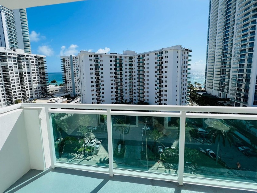 YOU FOUND *THE ONE!* Stunning 1bd/1.5ba intracoastal front condo - Beach Condo for sale in Hollywood, Florida on Beachhouse.com