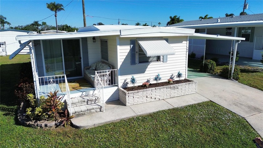 This 2-bedroom, 2-bathroom turnkey furnished mobile home in the - Beach Home for sale in Bradenton, Florida on Beachhouse.com