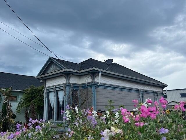 Sharp Old Town Eureka Victorian Home central to all the - Beach Home for sale in Eureka, California on Beachhouse.com