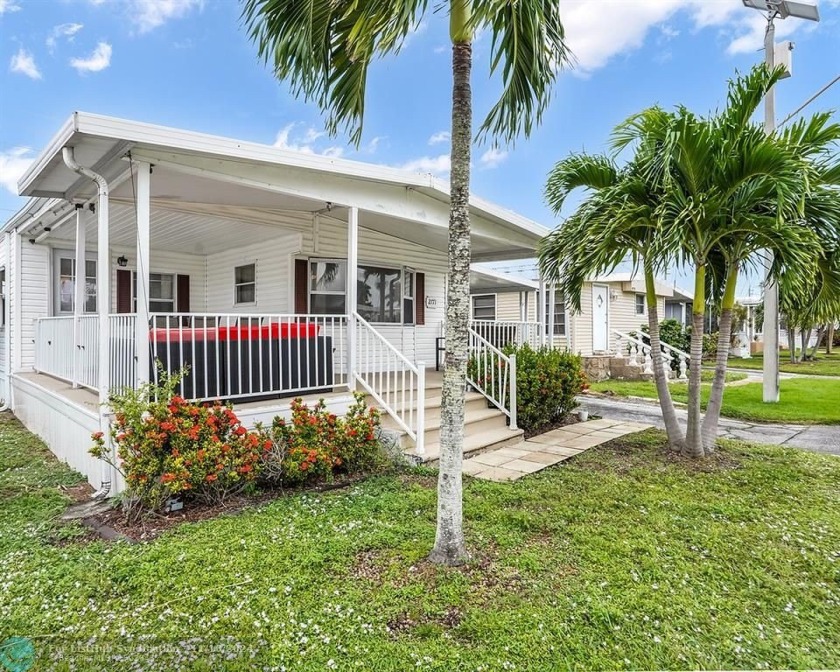 BEAUTIFUL manufactured home in Ravenswood Estates where you own - Beach Home for sale in Fort Lauderdale, Florida on Beachhouse.com