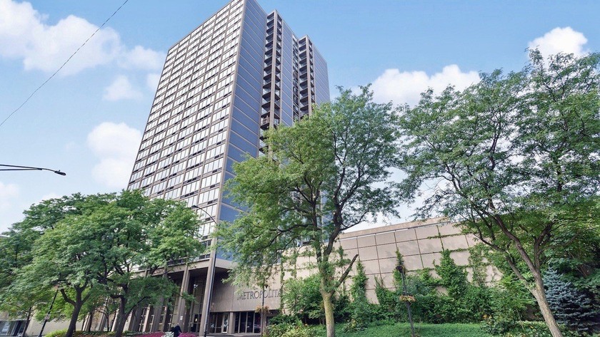 The Metropolitan Penthouse 3 Bedroom condo with 2 deeded parking - Beach Condo for sale in Chicago, Illinois on Beachhouse.com