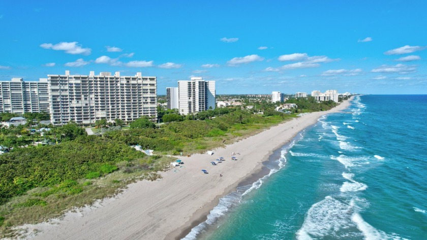 BEAUTIFUL OCEAN VIEWS SURROUND YOU FROM THIS SPACIOUS 2 BEDROOM - Beach Condo for sale in Boca Raton, Florida on Beachhouse.com