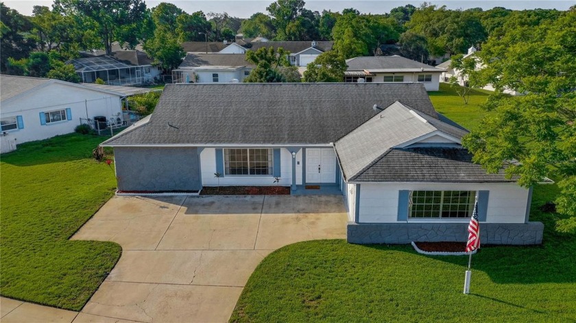 LOW HOA FEES AND NO FLOOD ZONE!!! This spacious 3 bed/2 bath/2 - Beach Home for sale in Hudson, Florida on Beachhouse.com