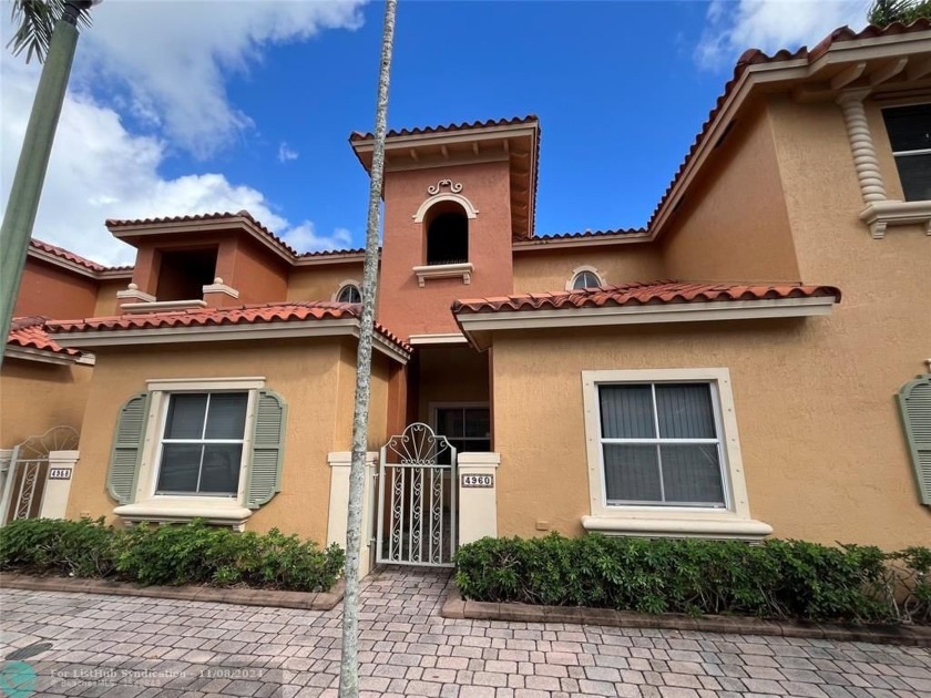 RESORT STYLE LIVING AT THE VILLAS OF HARBOR ISLES. THREE BEDROOM - Beach Condo for sale in Dania, Florida on Beachhouse.com