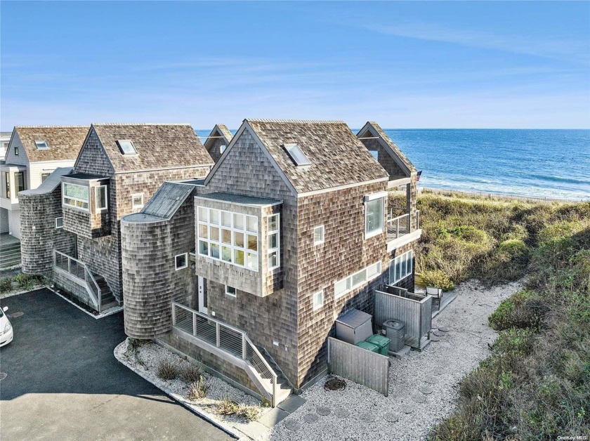 This beautiful oceanfront home in Montauk features 3 bedrooms,1 - Beach Home for sale in Montauk, New York on Beachhouse.com