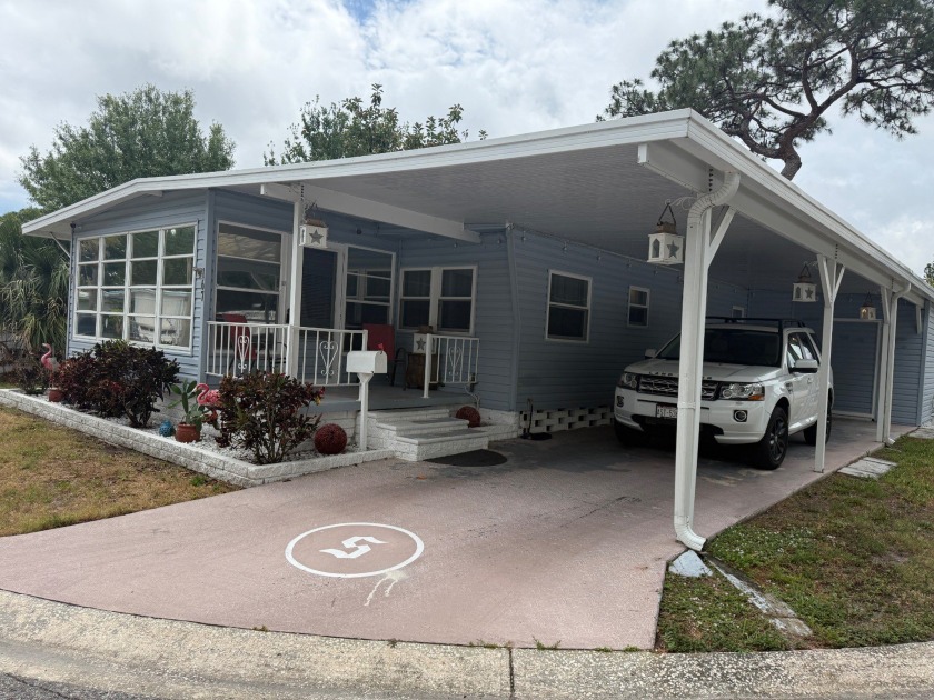Move-In Ready Florida Retreat just bring your clothes!  As you - Beach Home for sale in Largo, Florida on Beachhouse.com