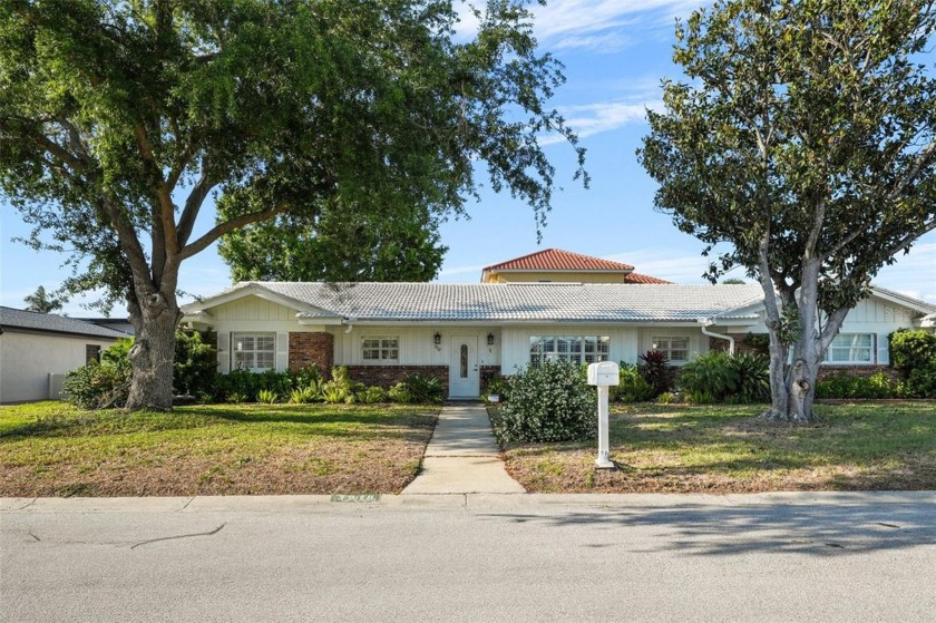 Attention WATERFRONT property seekers and BOATERS! This Dana - Beach Home for sale in Tampa, Florida on Beachhouse.com